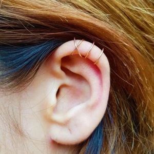 MAKE OFFER $25 Minimalistic Ear Cuff